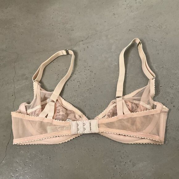 Victoria’s Secret Vintage Lace Bra - Picture 2 of 3